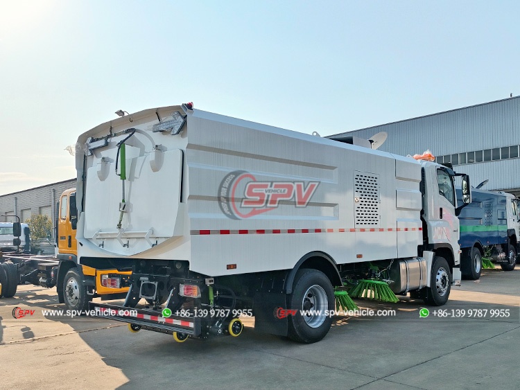 ISUZU 2-Axles GIGA Road Sweeper - Rear Right Side